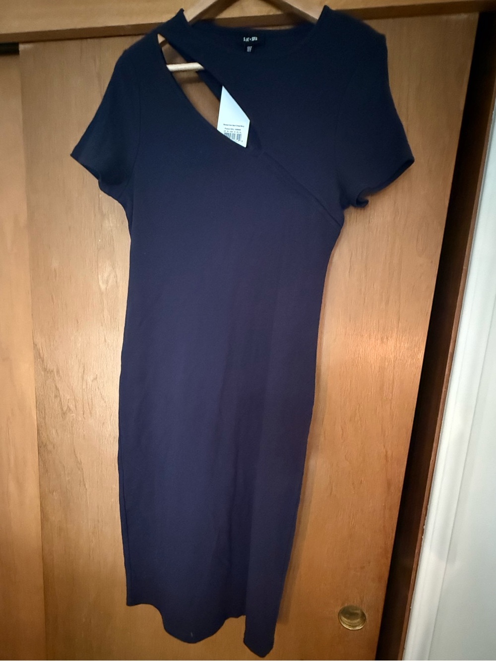 Lee Navy Short-Sleeve Midi Dress with V-Neck Cutout